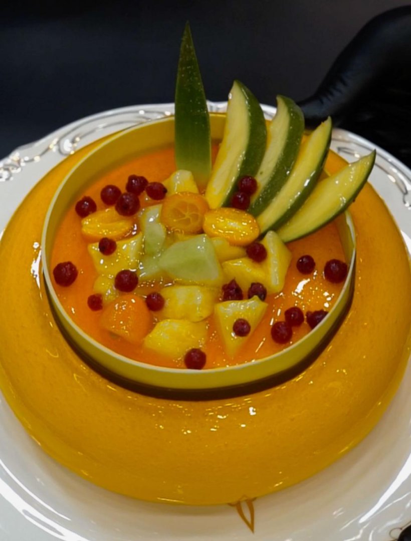 Özmer | Bombe Special Cake with Mango Sauce